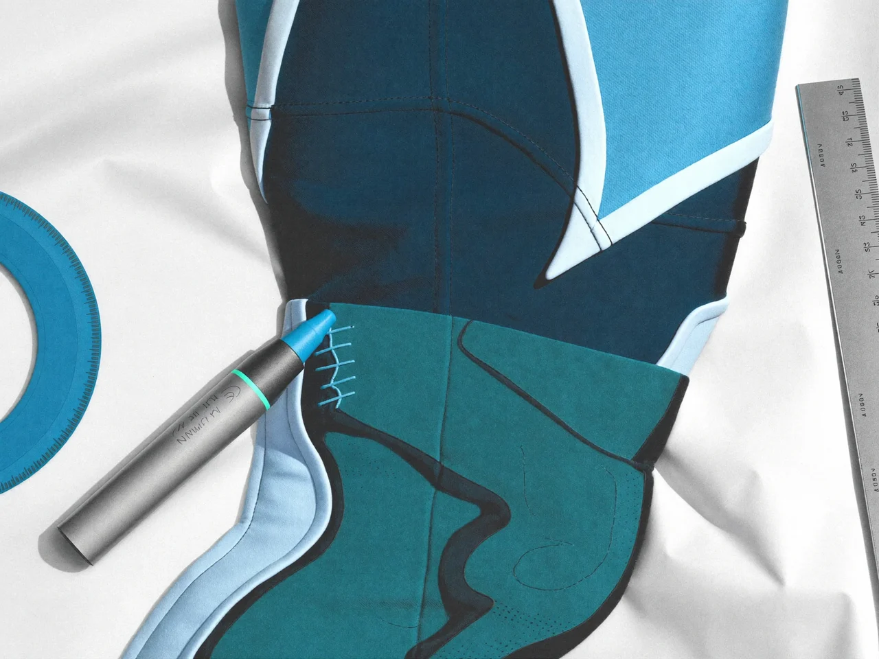 Ilustrační detail materiálu a konstrukce švů sportovního oděvu
